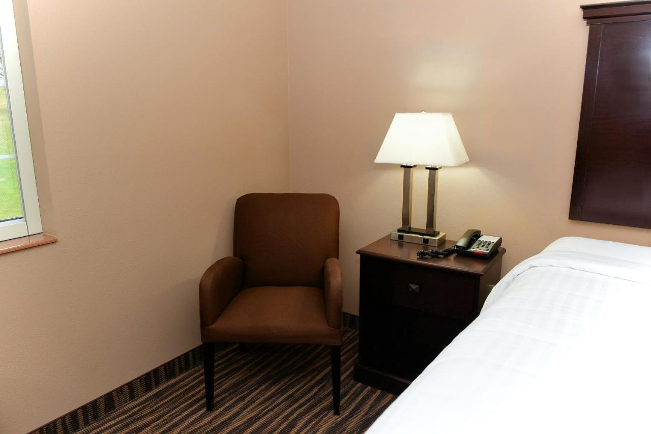 Cobblestone Inn & Suites - Denison | Majestic Hills Ngoại thất bức ảnh