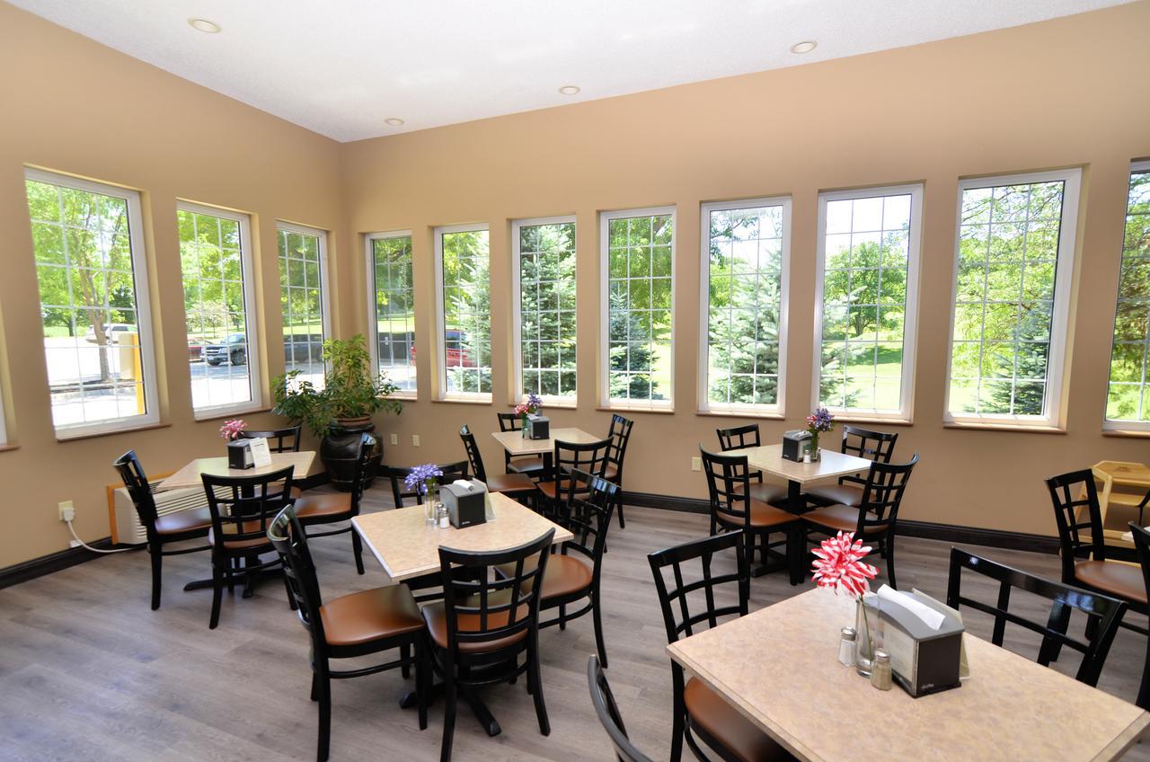 Cobblestone Inn & Suites - Denison | Majestic Hills Ngoại thất bức ảnh